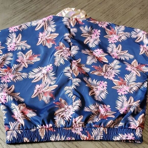 Floral winbreaker sweater jacket size small NWT. - Picture 6 of 6